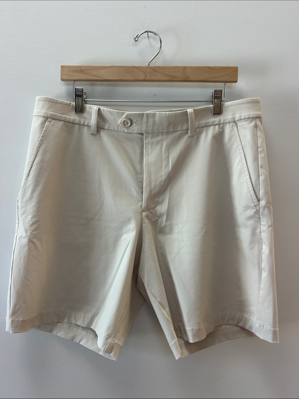 G/FORE Cream Flat-Front Men's Golf Shorts